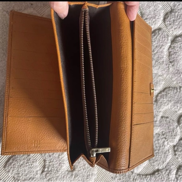 Carolina Herrera Authentic - Picture 3 of 8